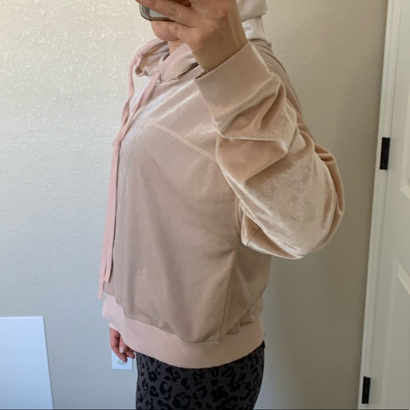 ALO Yoga Layer Long Sleeve Top - Picture 7 of 8